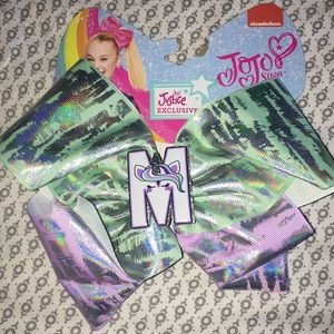 Jojo Siwa “M” bow